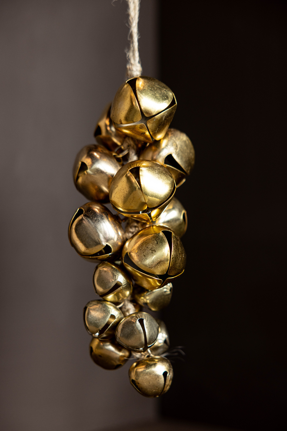 Luxe B Co - Jingle Bell Holiday Hanging Cluster