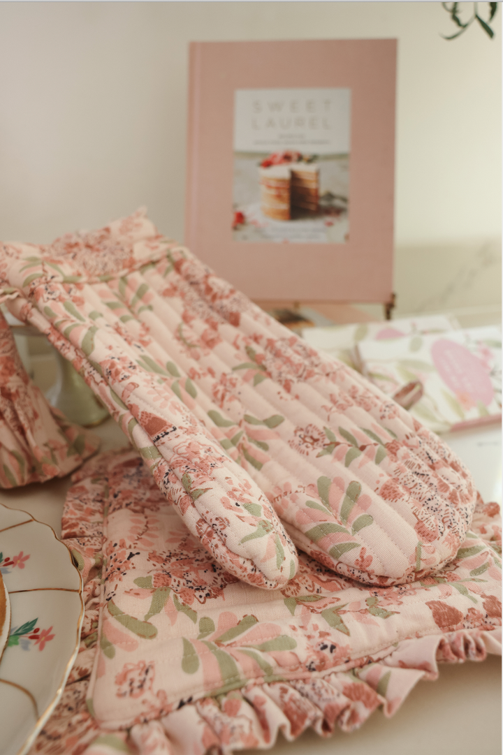 Penelope Oven Mitt Set