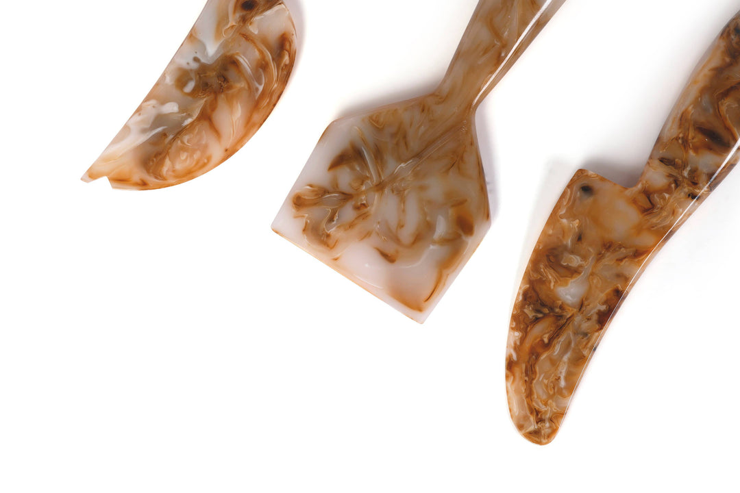 Casa Amarosa -  Resin Cheese Knife, Brown (Set of 3)  - 6 Inches