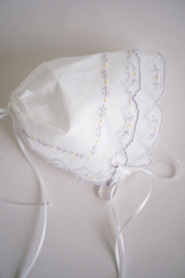Iris Bonnet