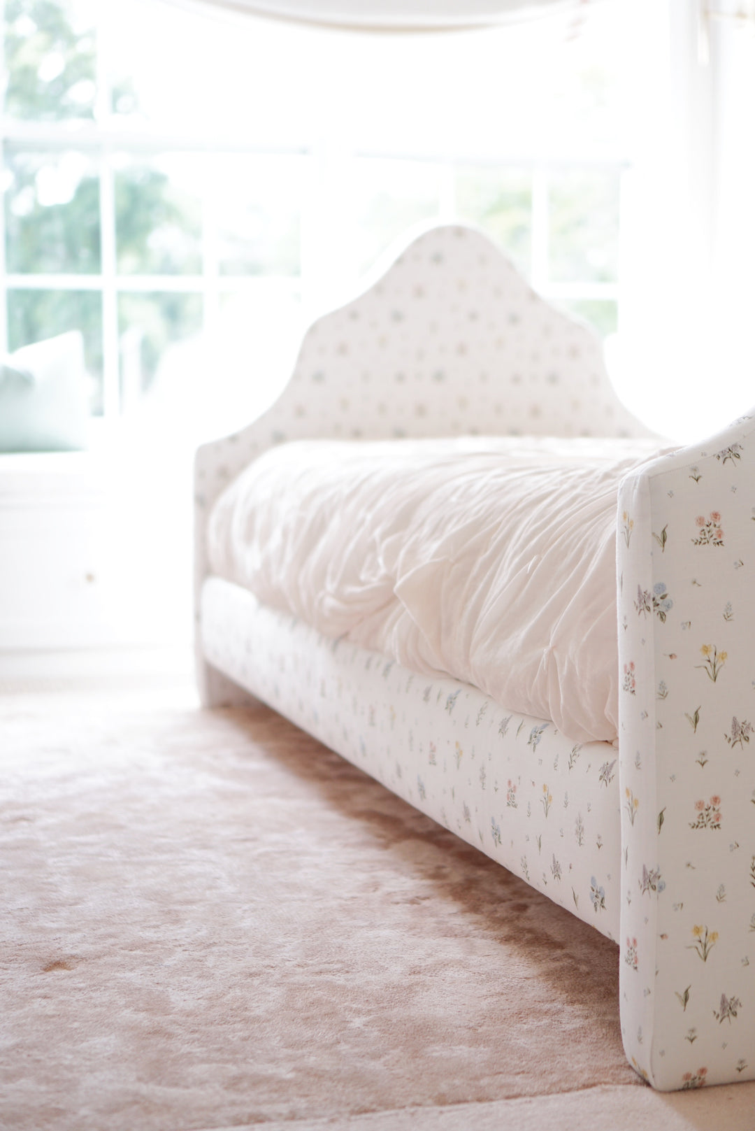 Milana Daybed